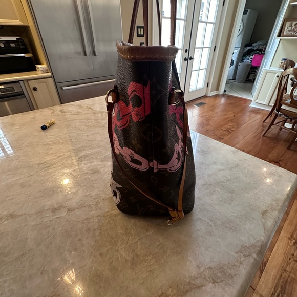 Louis Vuitton Monogram Limited Edition Neverfull MM Bay Chain - Picture 5 of 16